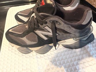 New Balance 9060 size 7 in men