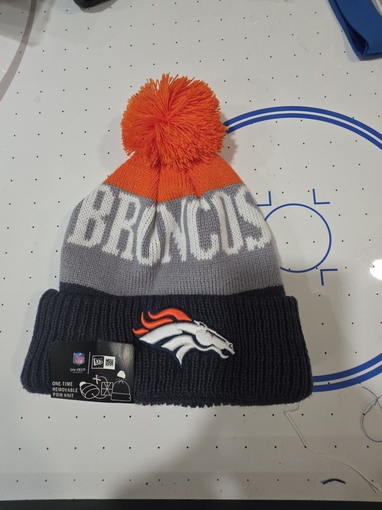 DENVER BRONCO BEANIE-NEW ERA....
