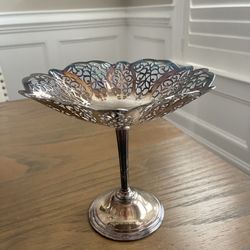 Lovelace Silverplate Pierced Compote 3013 International Silver Co 3013 7 3/4"