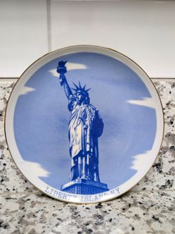 Vintage Statue of Liberty Souvenir Collector Plate, Liberty Island NY