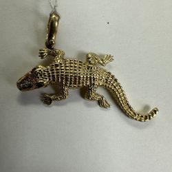 14K Alligator Charm With Red Stone Eyes 