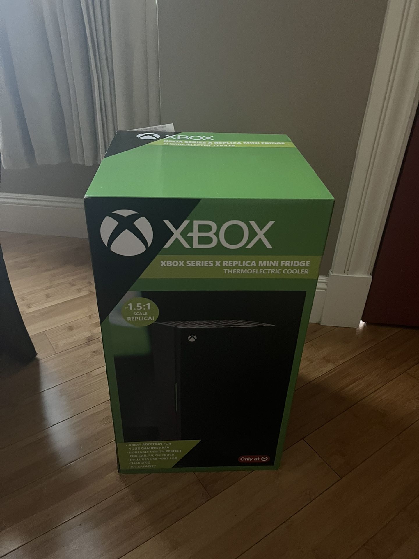 Xbox Series X Replica Mini Fridge - Xbox Series X