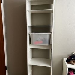 2 IKEA bookshelves 