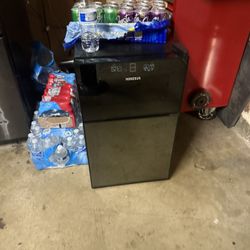 Mini Fridge 