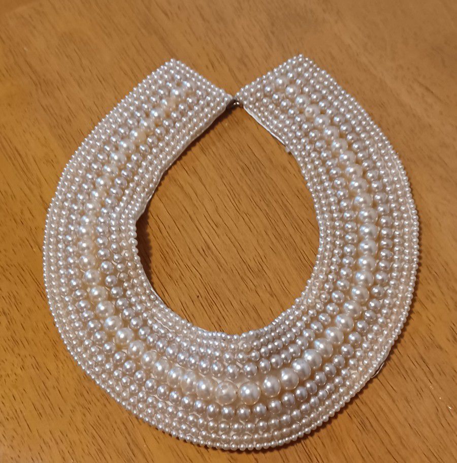 Vintage Faux Pearl Collar