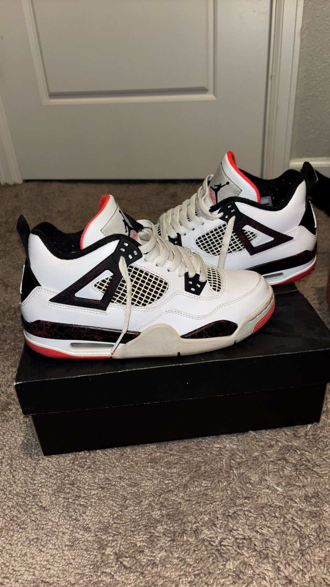 Air Jordan 4 Retro
