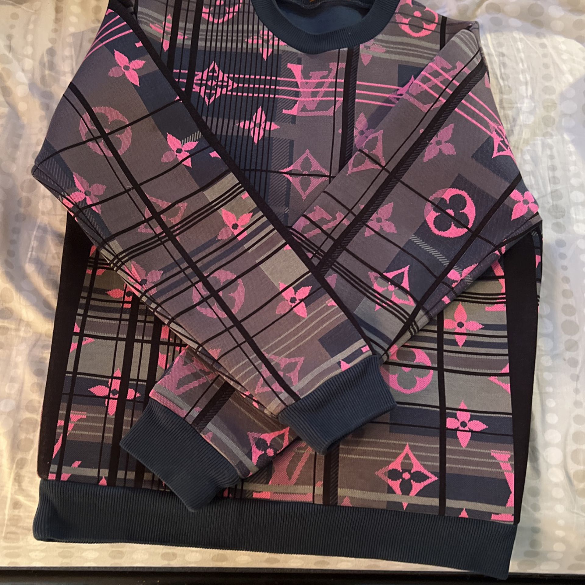 Louis Vuitton Knit Sweater Cardigan for Sale in Chuluota, FL - OfferUp