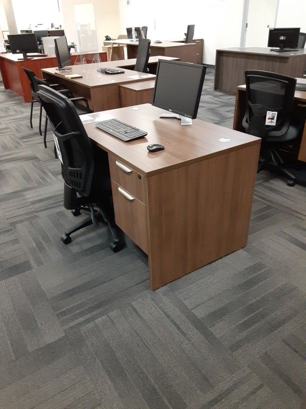 Modern Walnut Desk 48"×30"
