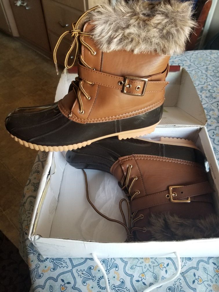 Women's boots size 12 prefect for the snow