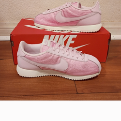 Nike Cortez multiple sizes read entire description