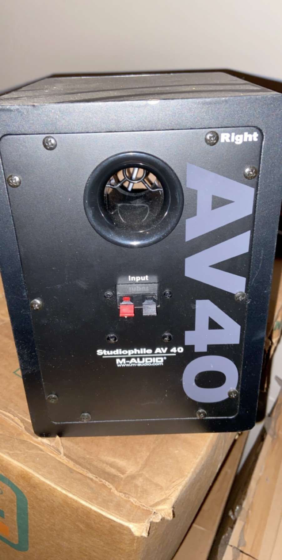 Maudio studiophile AV40 powered monitor and speaker for Sale in