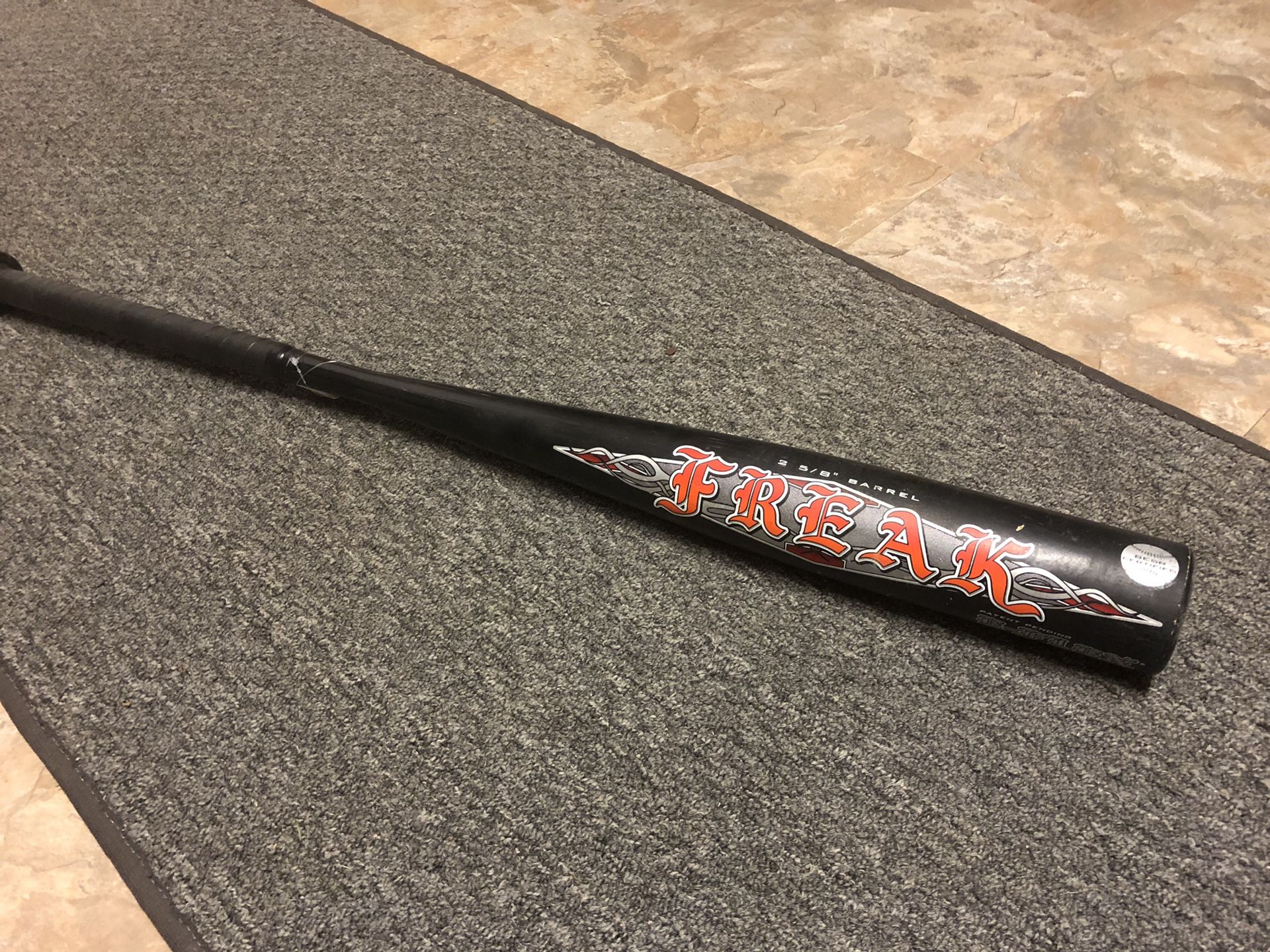 Miken Freak BESR 33”30oz Composite baseball bat