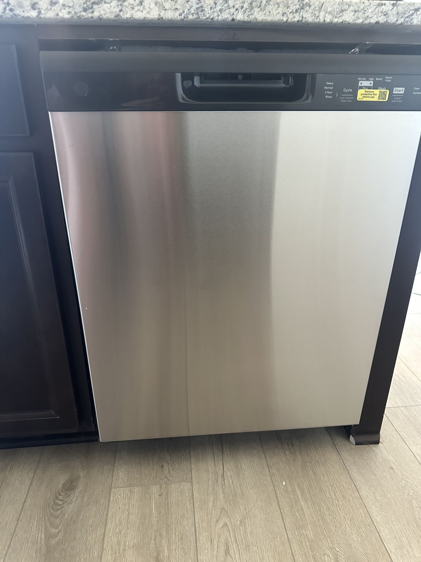 GE Dishwasher (Never Used) 