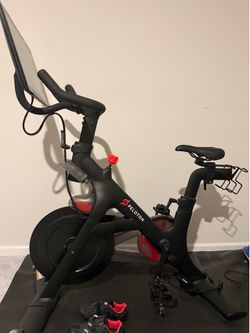 Peloton Bike Works perfectly and includes Peloton shoes, mat, and charger.