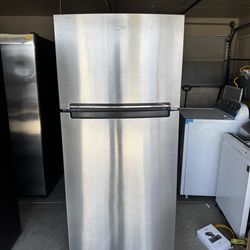 32 inch top freezer fridge