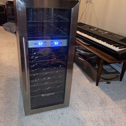 EdgeStar 18 Bottle Dual Cooling Zone Wine Cooler Like New!