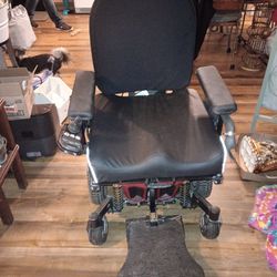Quantum Edge 3 Mobility Chair 