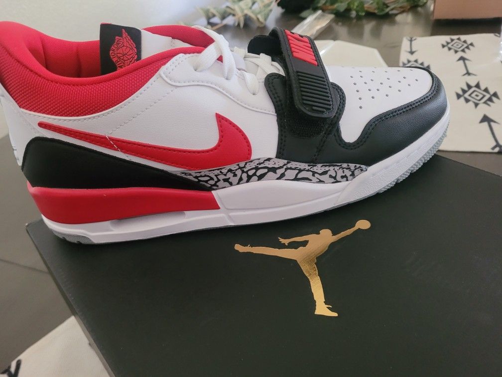 Nike Air Jordan Legacy 312 Low Mens Size 9.5 New In The Box