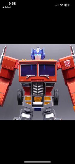 Robosen Flagship Optimus Prime Collector’s Edition