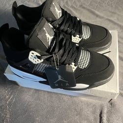 Jordan White Thunder 4 (Size 9 M)