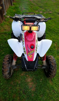 Polaris scrambler 400 4x4 quad