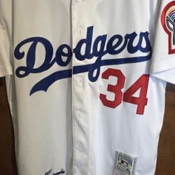 Men's Mitchell & Ness Los Angeles Dodgers 1981 Fernando Valenzuela White Authentic Jersey featuring the player's signature embroidery and the 1981 LA 