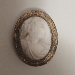 Cameo Brooch.