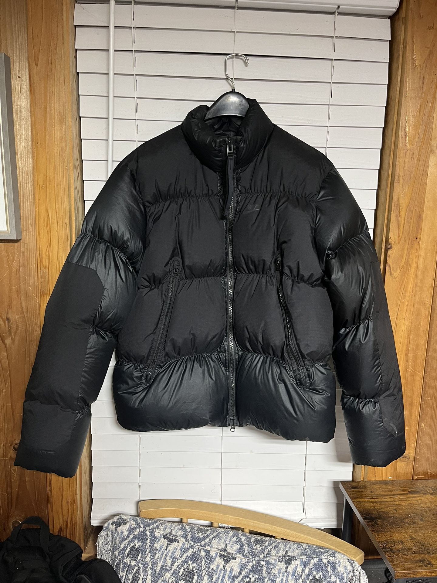 Nike Men’s Puffer Coat Size Medium