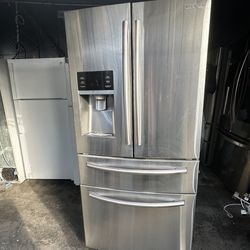 Samsung French 4 Door Apt Size 33” Stainless Steel Fridge We Deliver And Install👨🏻‍🔧🚚