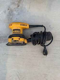 DeWalt Electric Palm Sander with Dust Bag