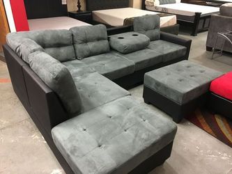 BRAND NEW SECTIONAL SOFA WITH OTTOMAN