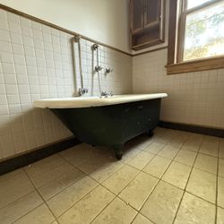 Clawfoot Bathtub $500