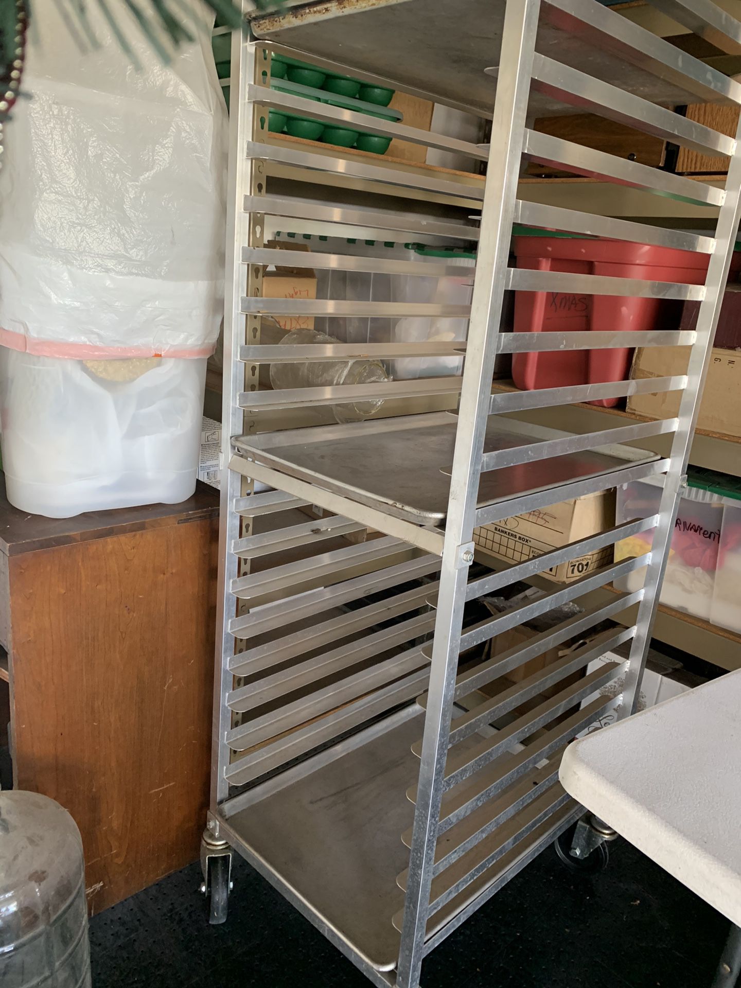 Rolling Bakers Rack. Holds 20 trays. Excellent condition