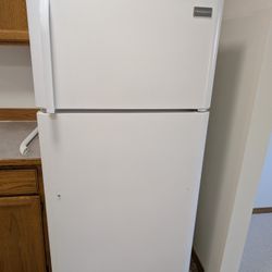 Frigidaire Fridge 