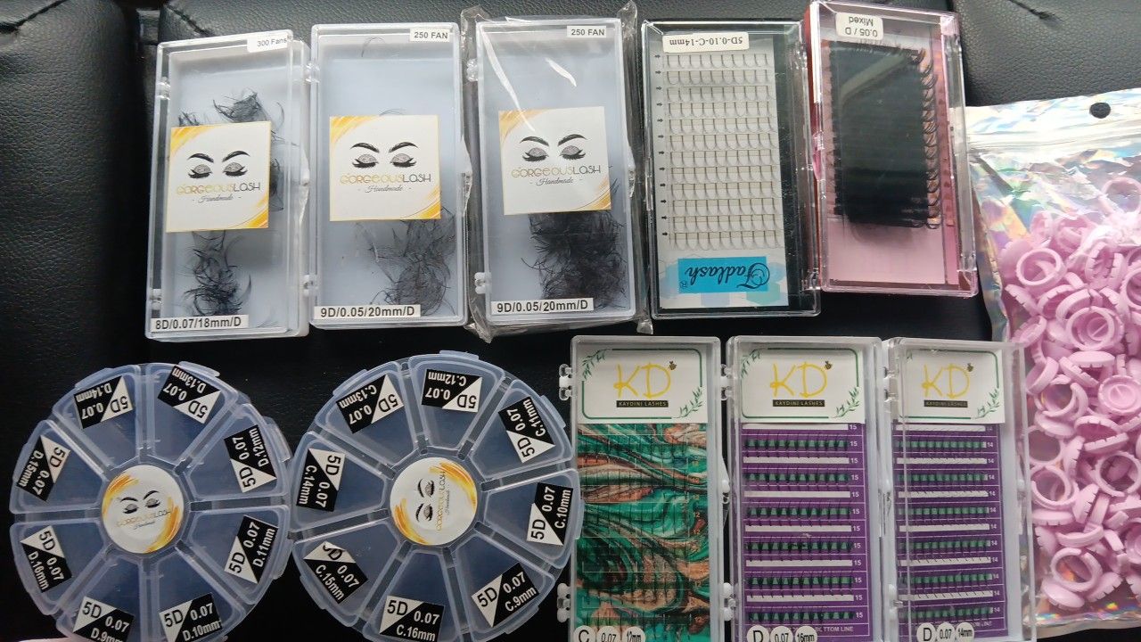 Eyelash Extension Supplies and Decor