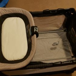 Graco Playpen With Changing Station