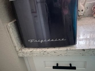 Frigidaire ICE MAKER
