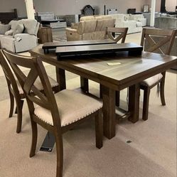 MORIVILLE GRAYISH BROWN DINING ROOM SET