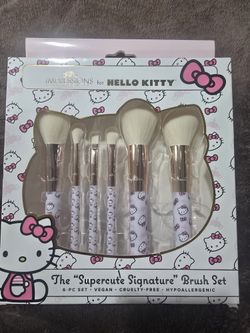 Hello Kitty Makeup Brushes Brand New