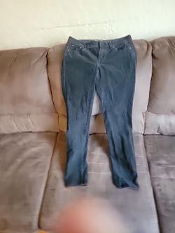 Women’s Size 6 Dark Wash Jeans – $10