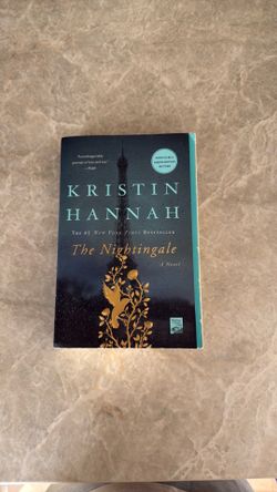 The Nightingale by Kristin Hannah (Paperback)