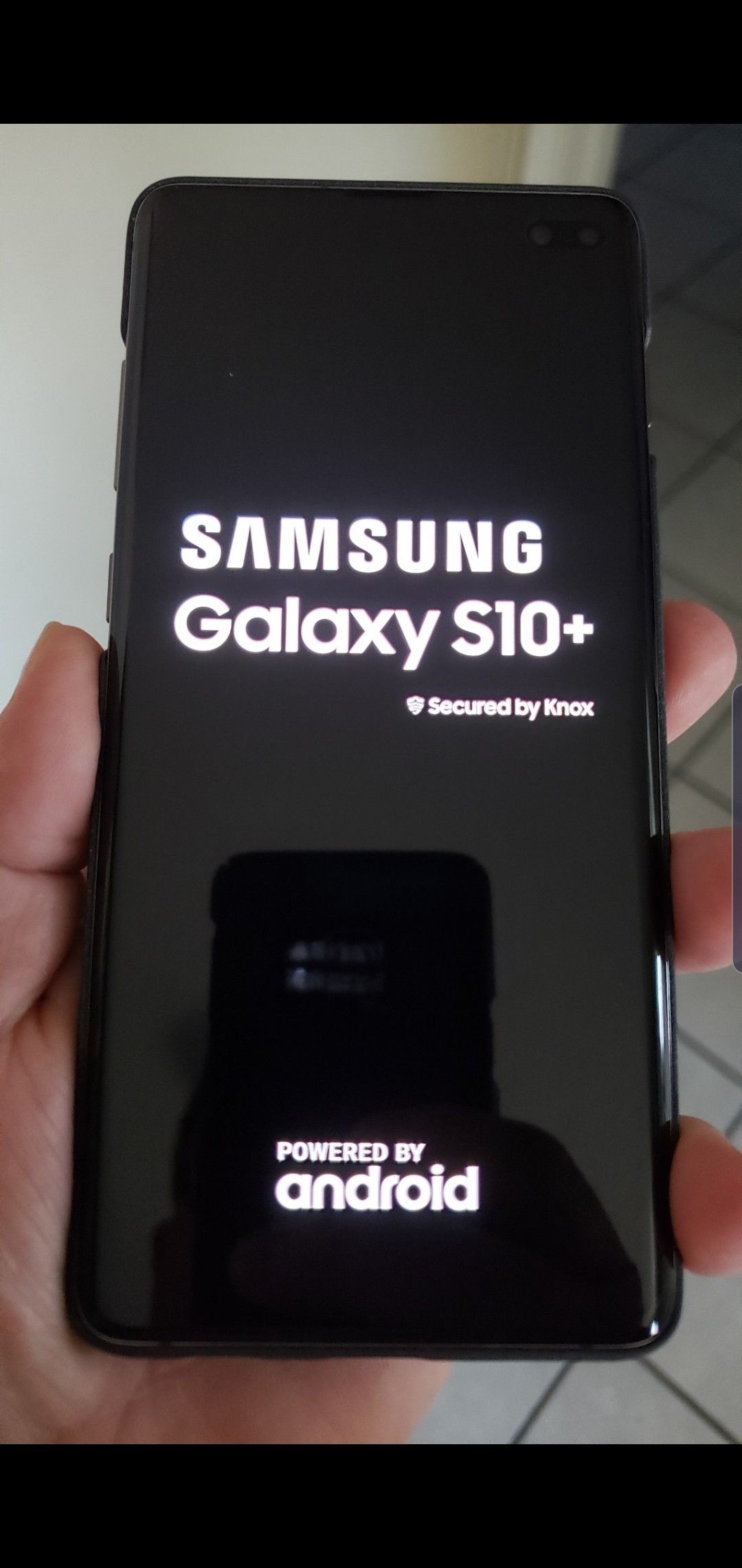 Samsung Galaxy S10 plus brand new 128 GB 8 ram unlocked for any Carrier no charger just the cellphone habló español