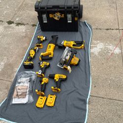 20V Lithium-Ion Cordless 6-Tool Combo Kit with 5.0 Ah and 2.0 Ah Batteries, Charger and Tough System 2.0 Rolling Toolbox 