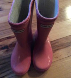 Light pink hunter boots