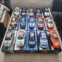 15 1:24 Scale NASCAR Diecast Race Cars