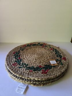 Holly Berry Table Scatter