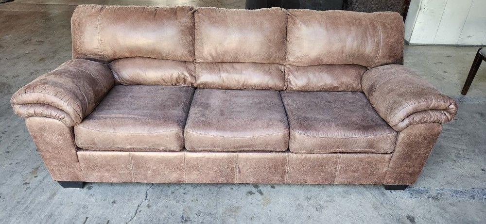 Ashley Furniture 3-seat Couch FREE DELIVERY 
