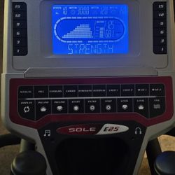 Elliptical Machine Sole E25