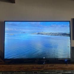 43” Seiki Flatscreen TV