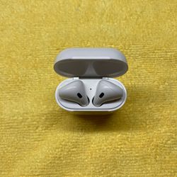 Apple AirPods (1st Generation) In-ear wireless Bluetooth headphone